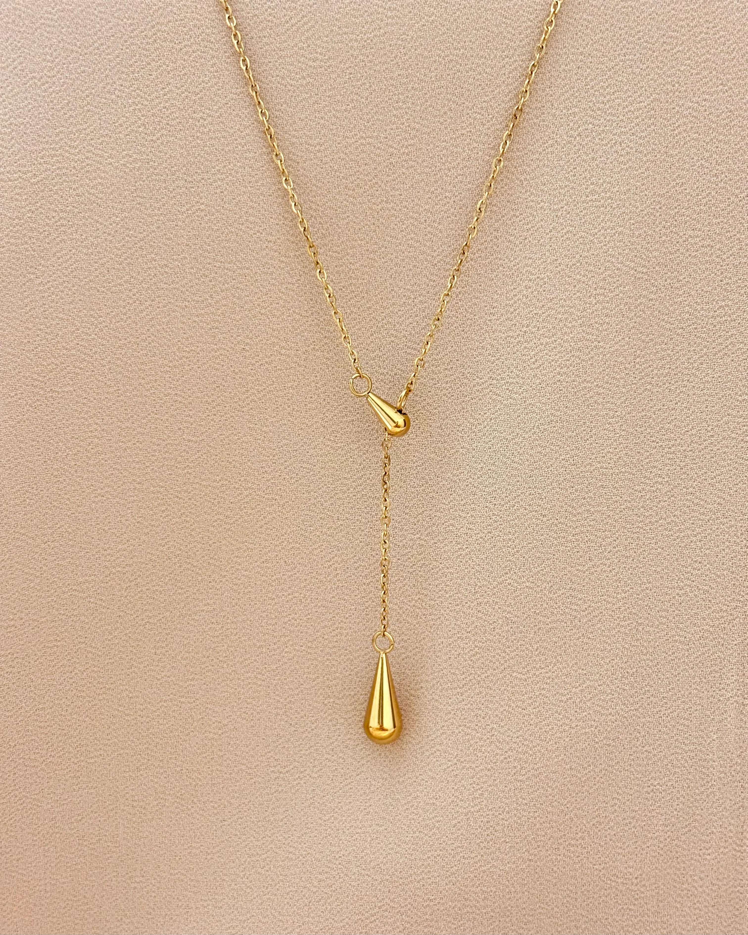 Tear drop adjustable necklace