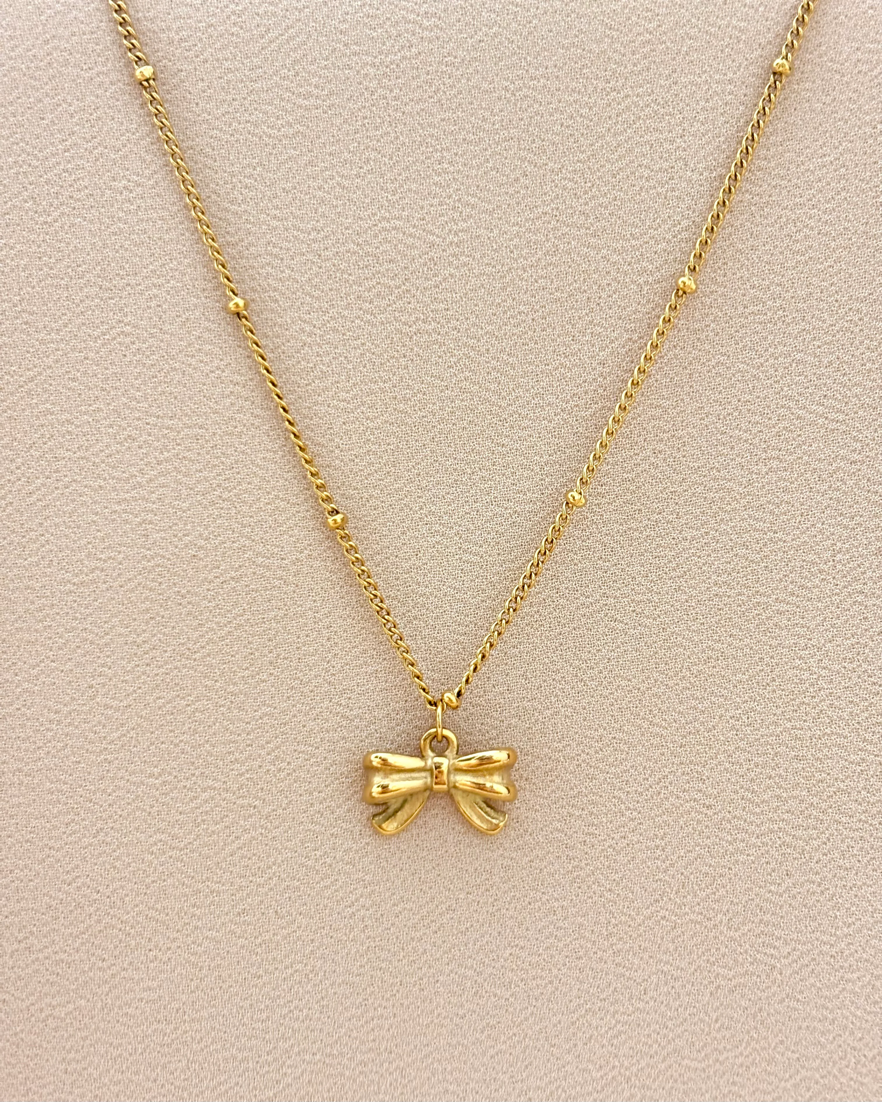 Bow pendant necklace 2