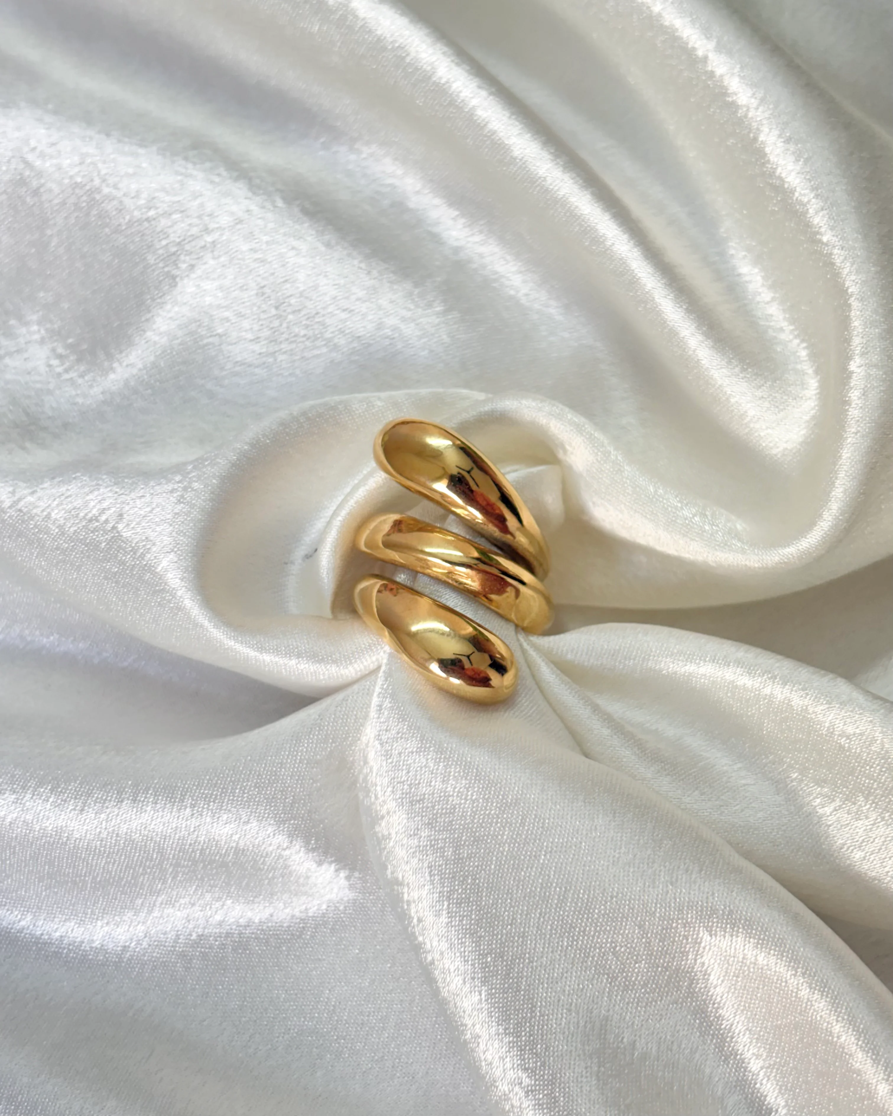 Contemporary chunky ring 1