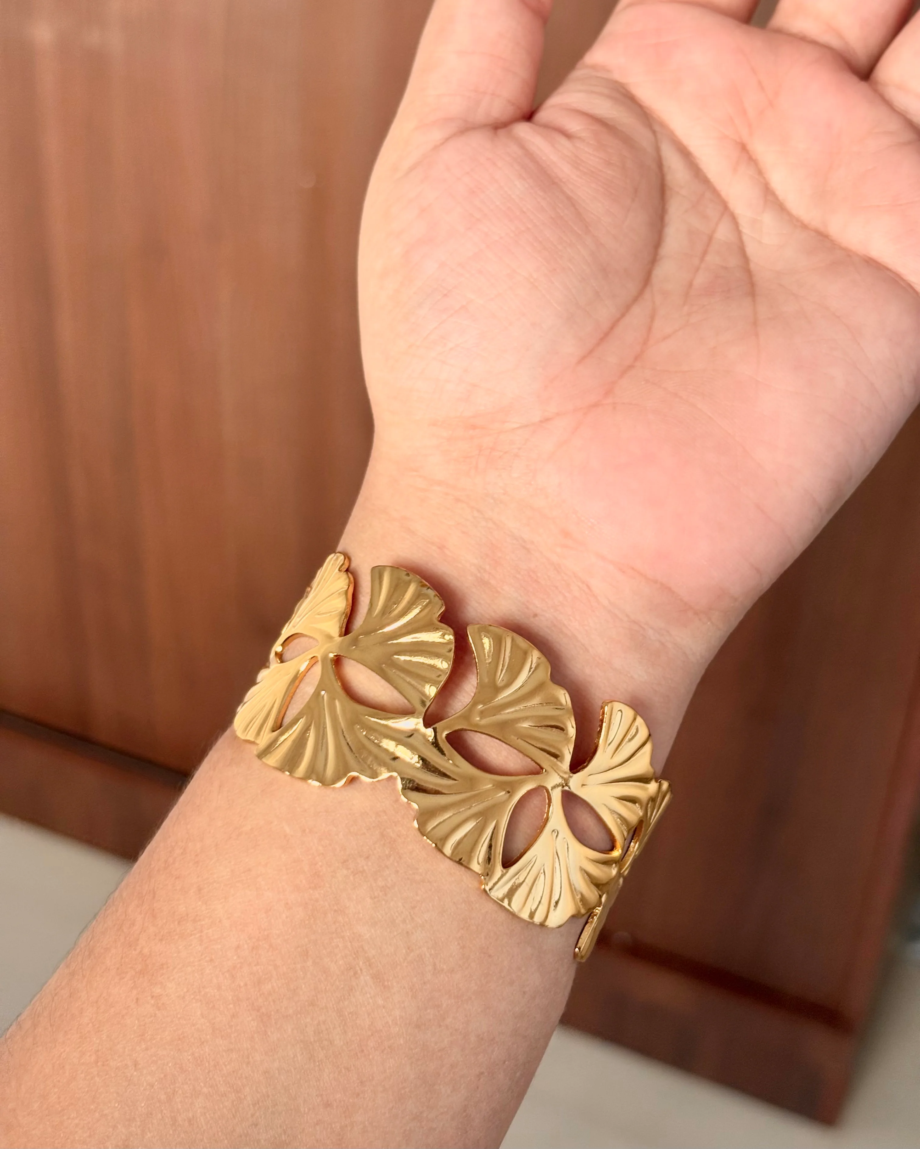 Leaves cuff bracelet