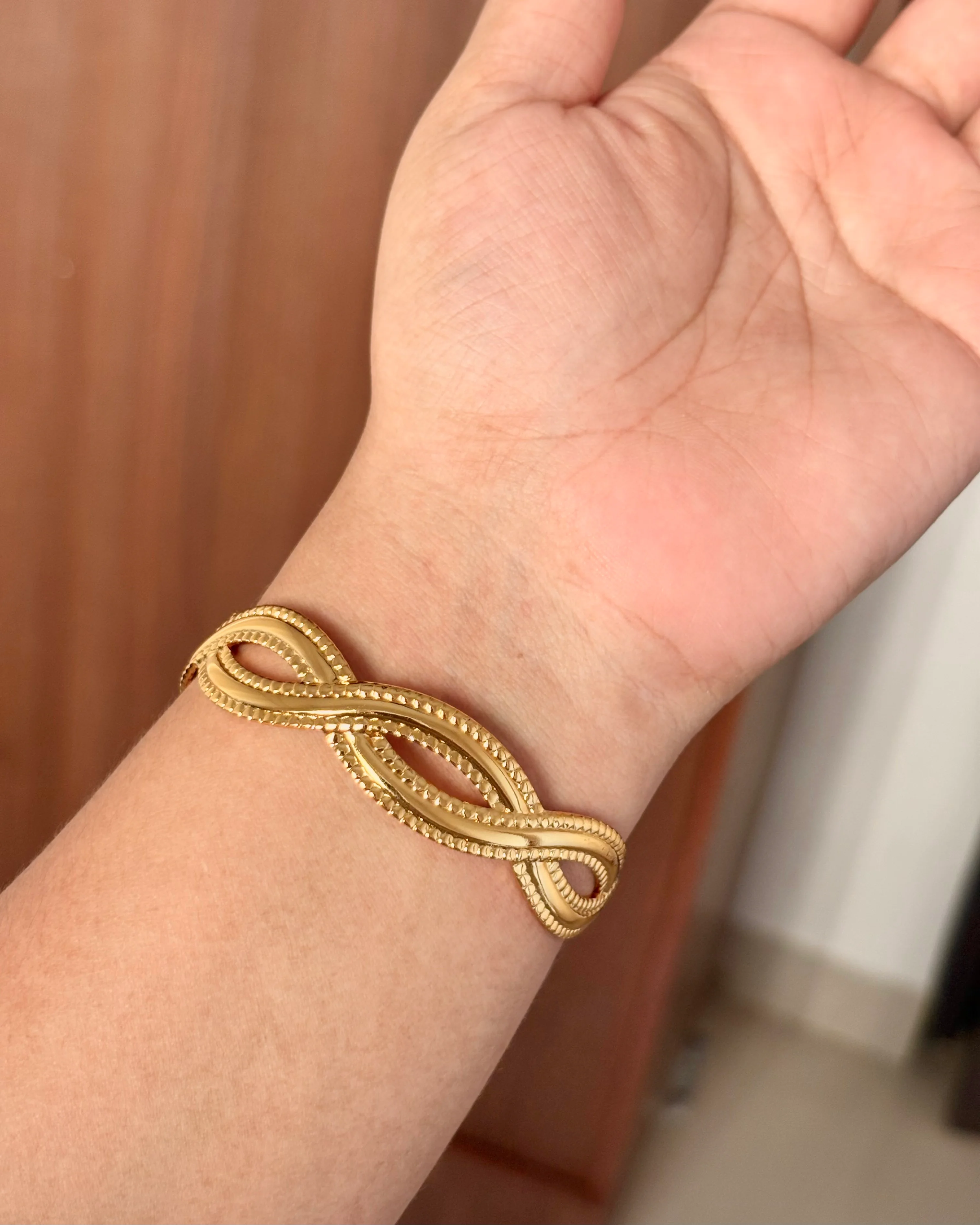 Twirl cuff bracelet