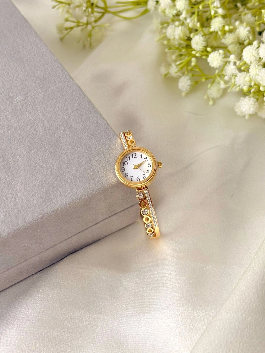 Minimal bracelet watch 2
