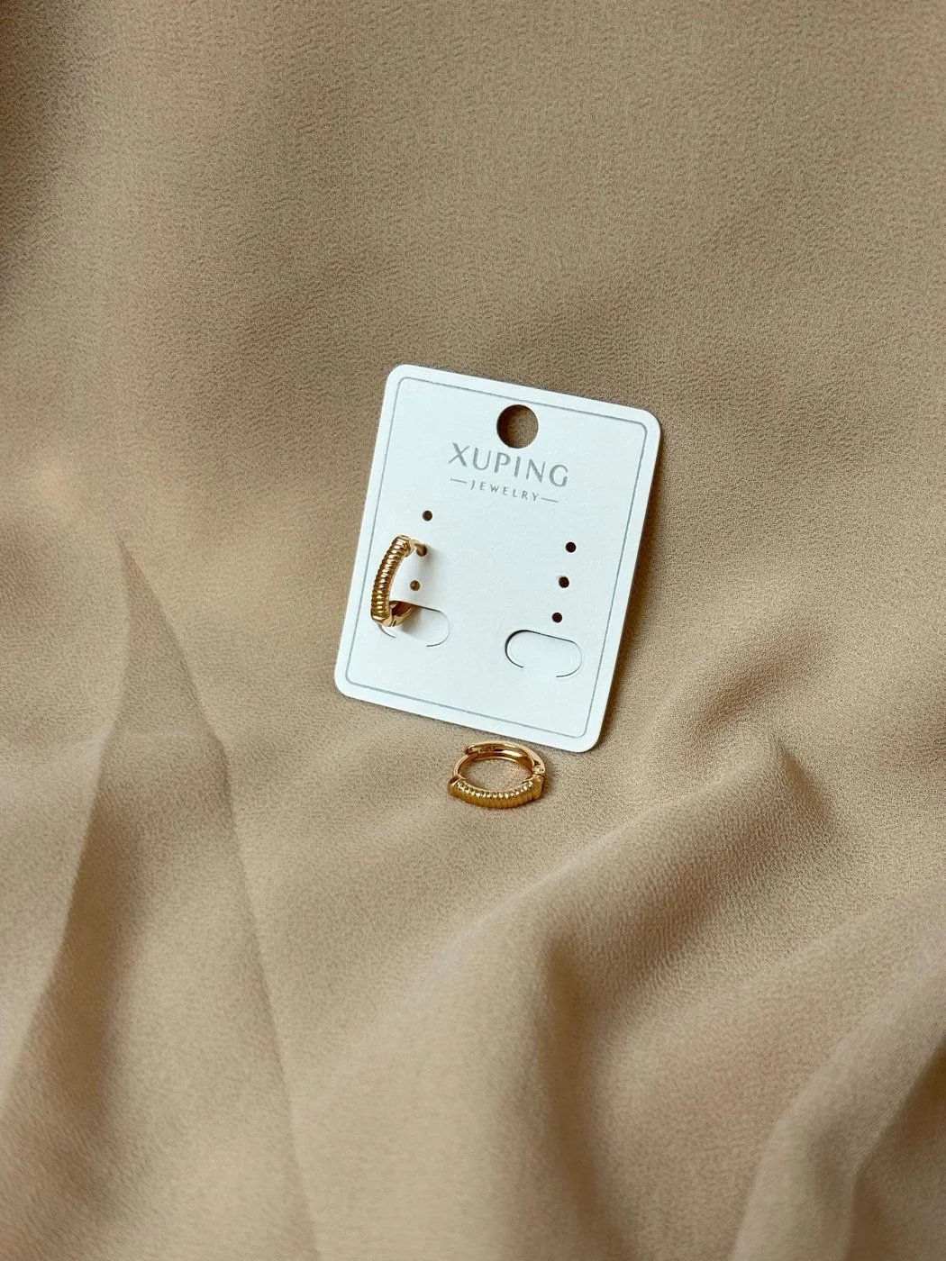 Xuping minimal small hoops 3