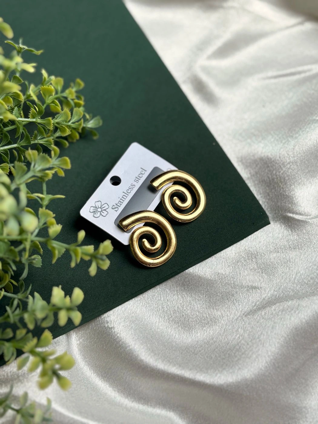 Chunky swirl hoops are