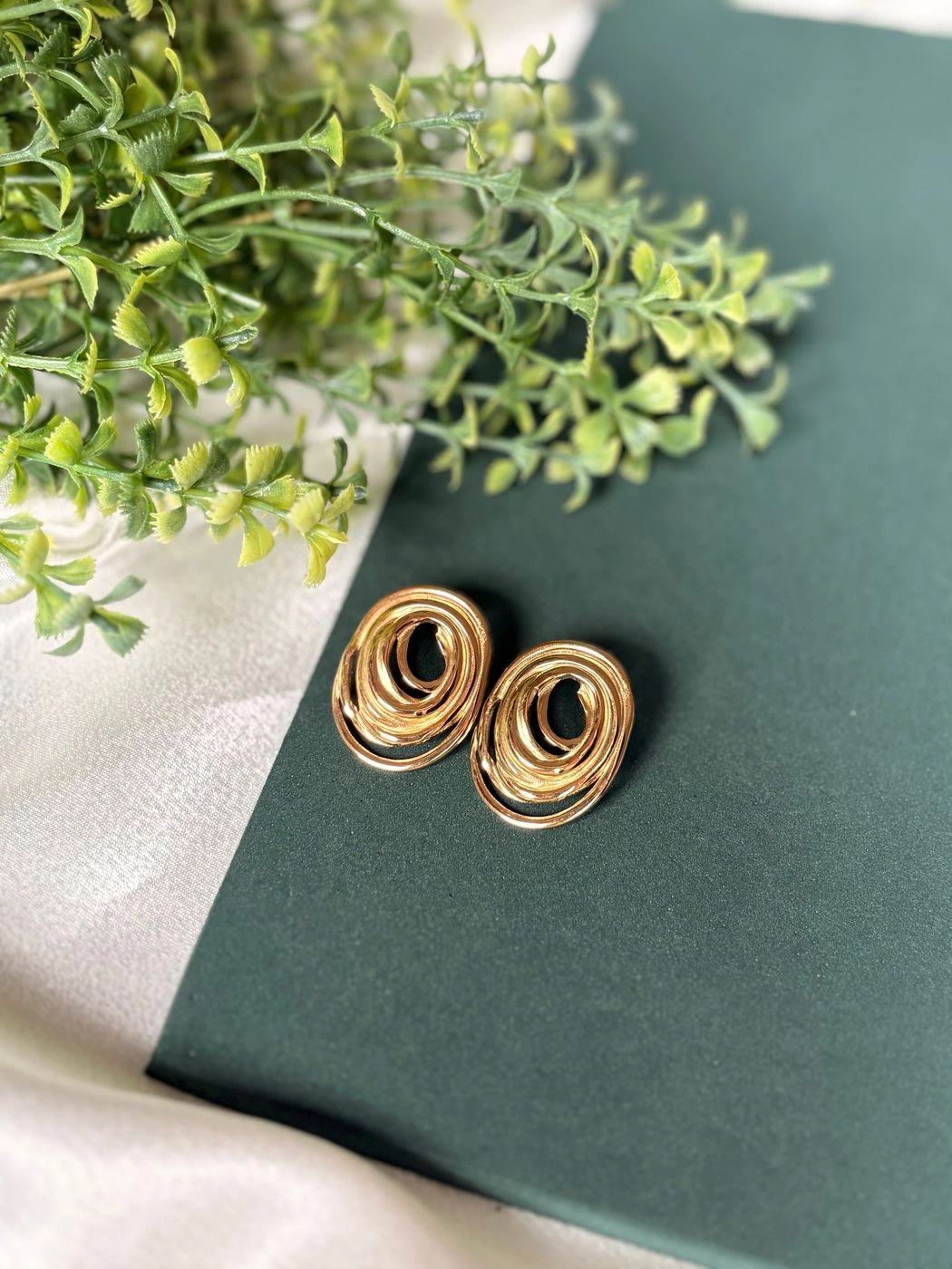 Contemporary chunky hoops
