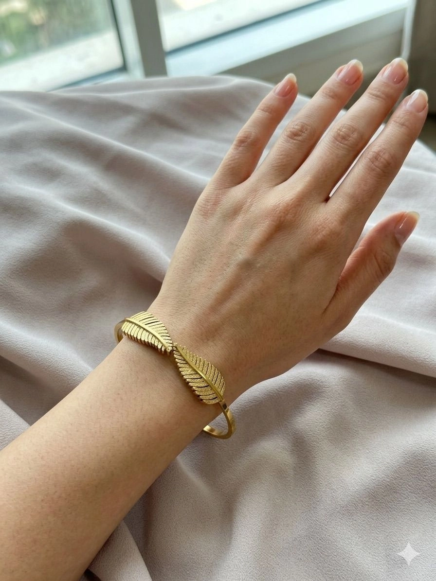 Leaf theme bangle bracelet 1