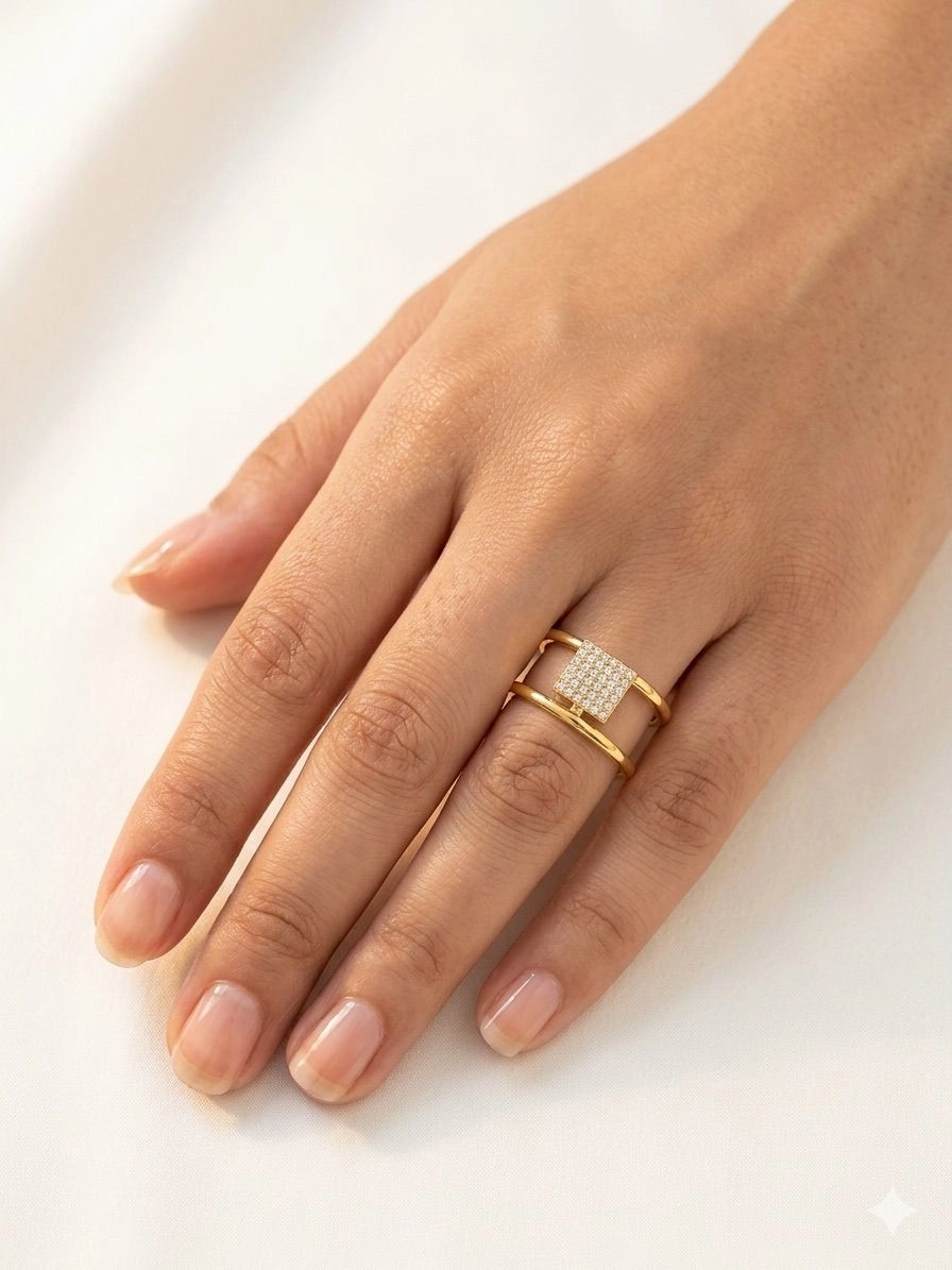 Square stones two line ring