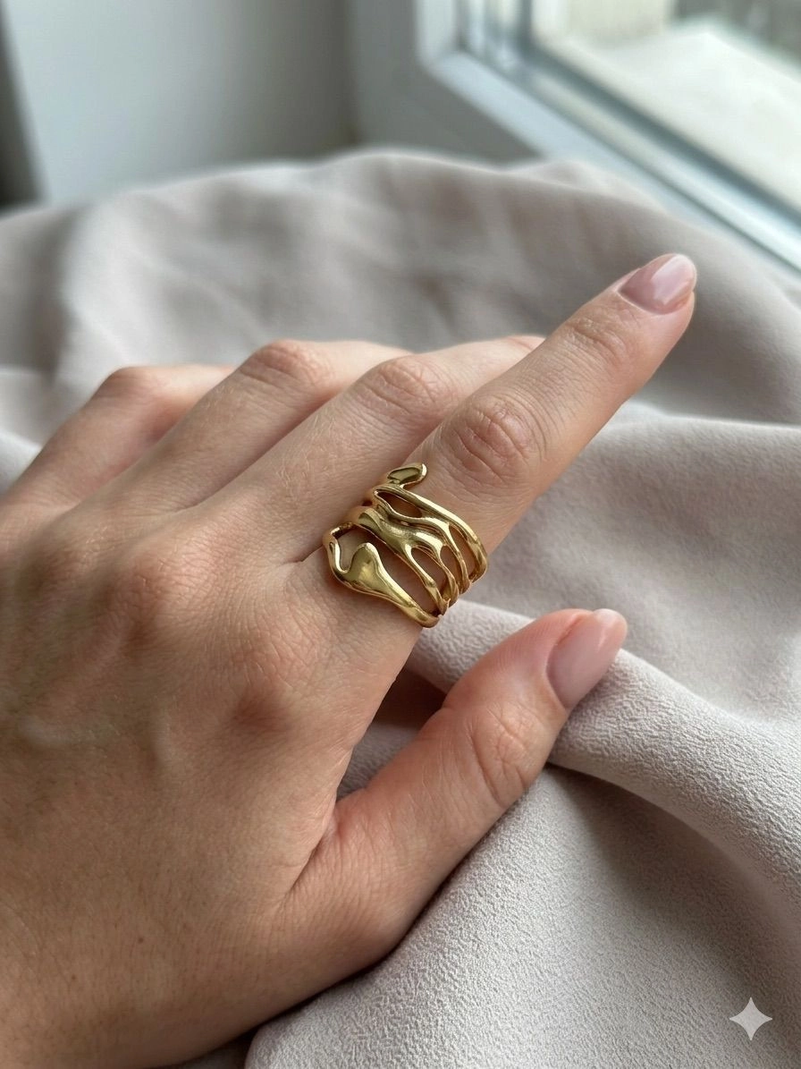 Contemporary ring one