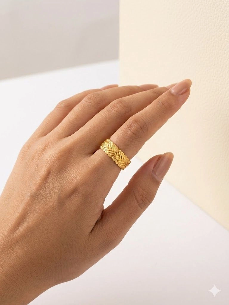 Forward pattern cuff ring