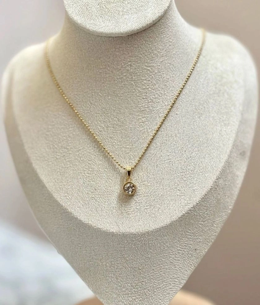 Olivia pendant necklace 1