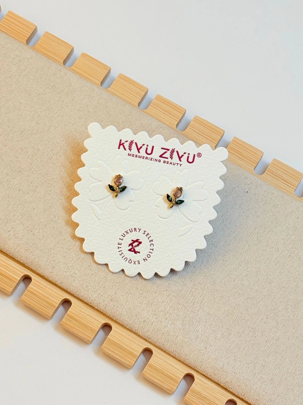 Minimal tulip stud earrings 2