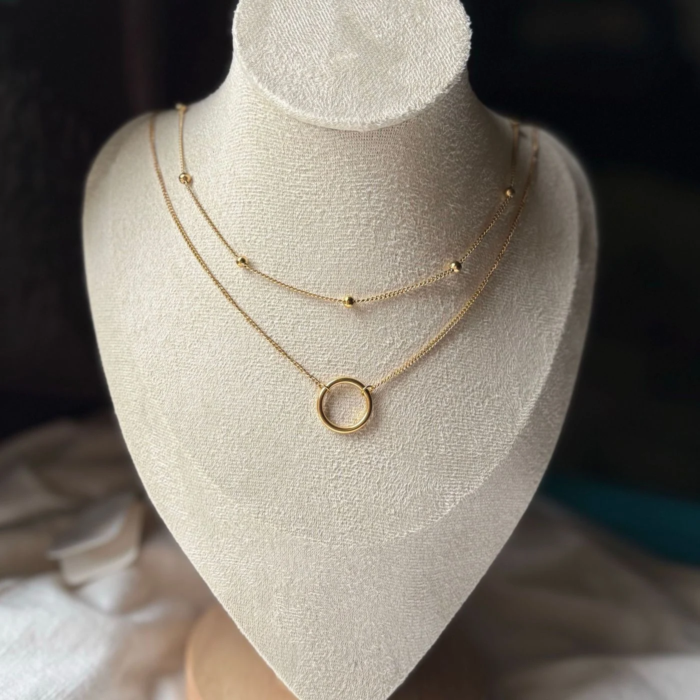 Two layer round pendant chain