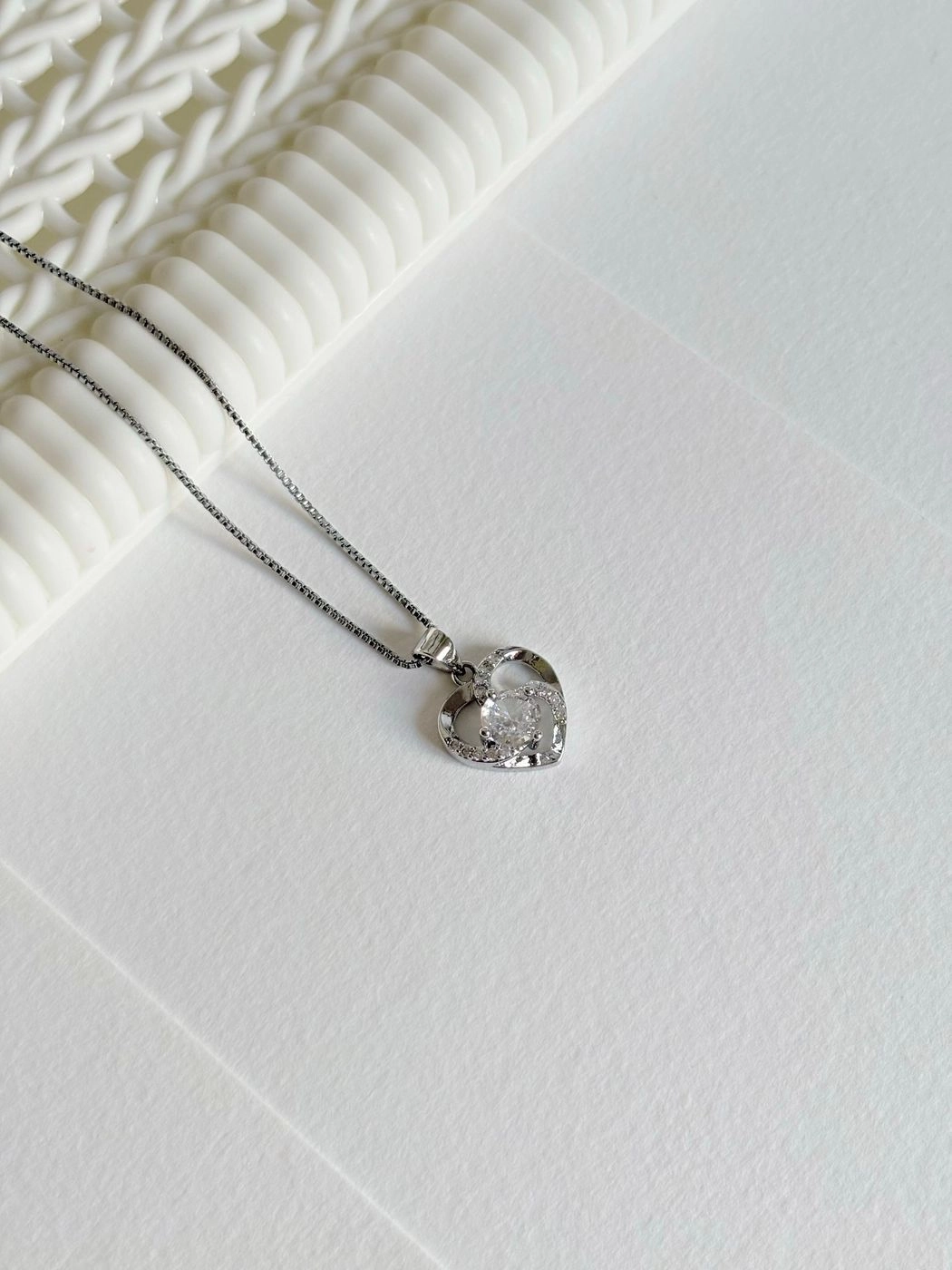 Swirl heart pendant chain