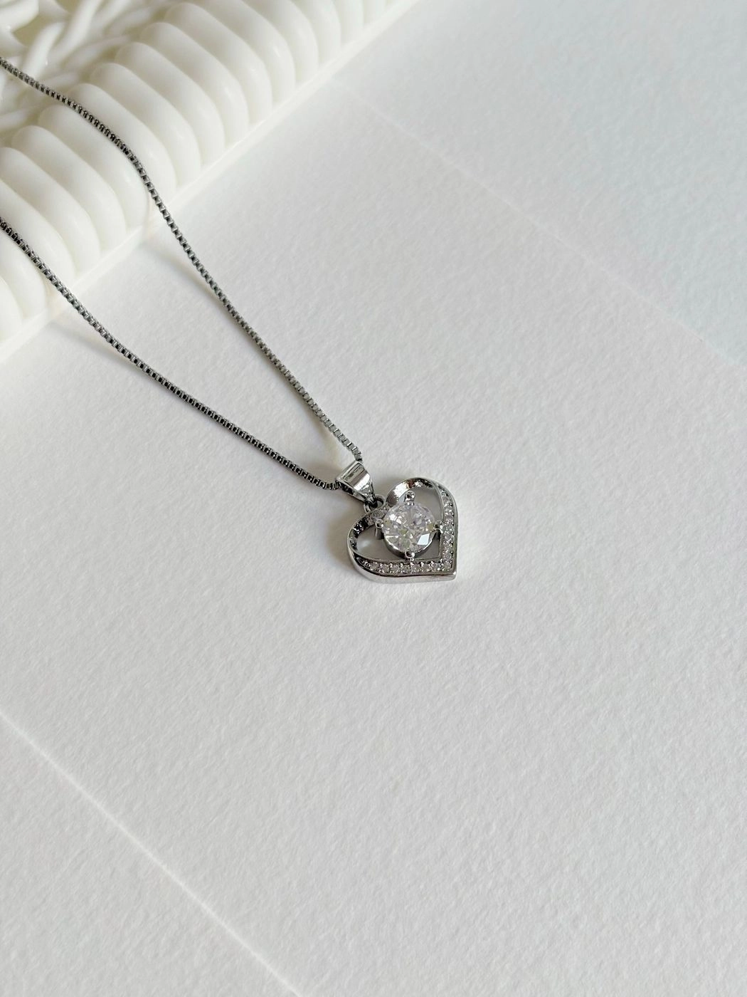 Crystal heart pendant chain