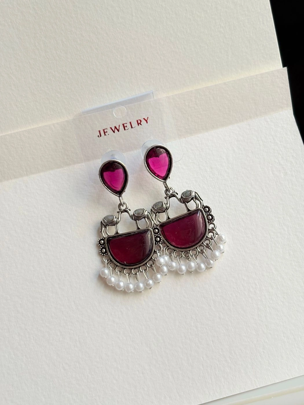 Camels standing earrings 5