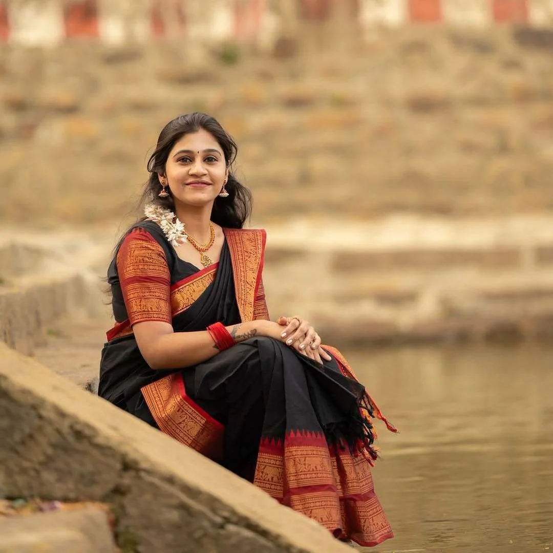 Retta Petta Border Red and Black Cotton Premium Saree 2