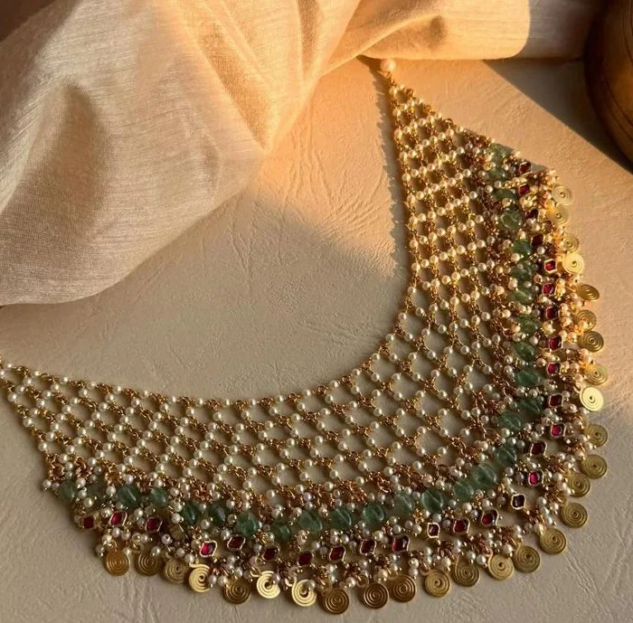 Imitation jewellery Neck Piece