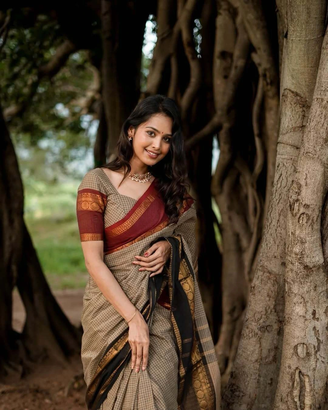 Ganga Yamuna Border Check Maroon Black Border Saree 2