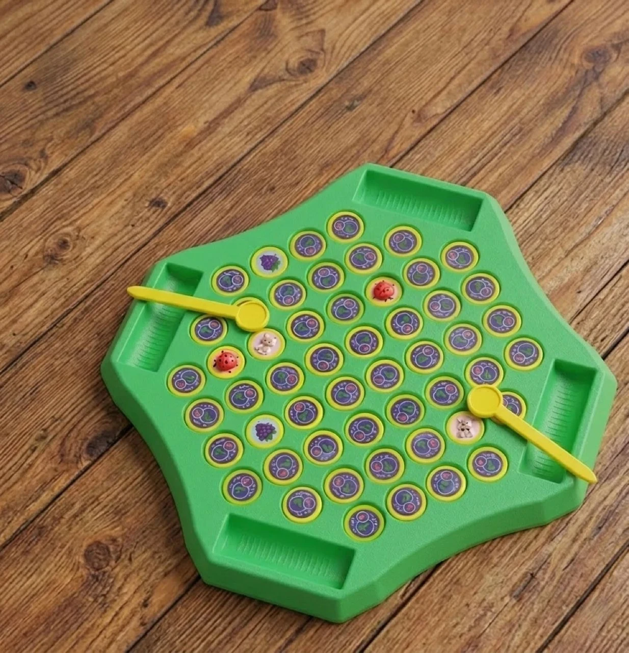 Memory match spinner game