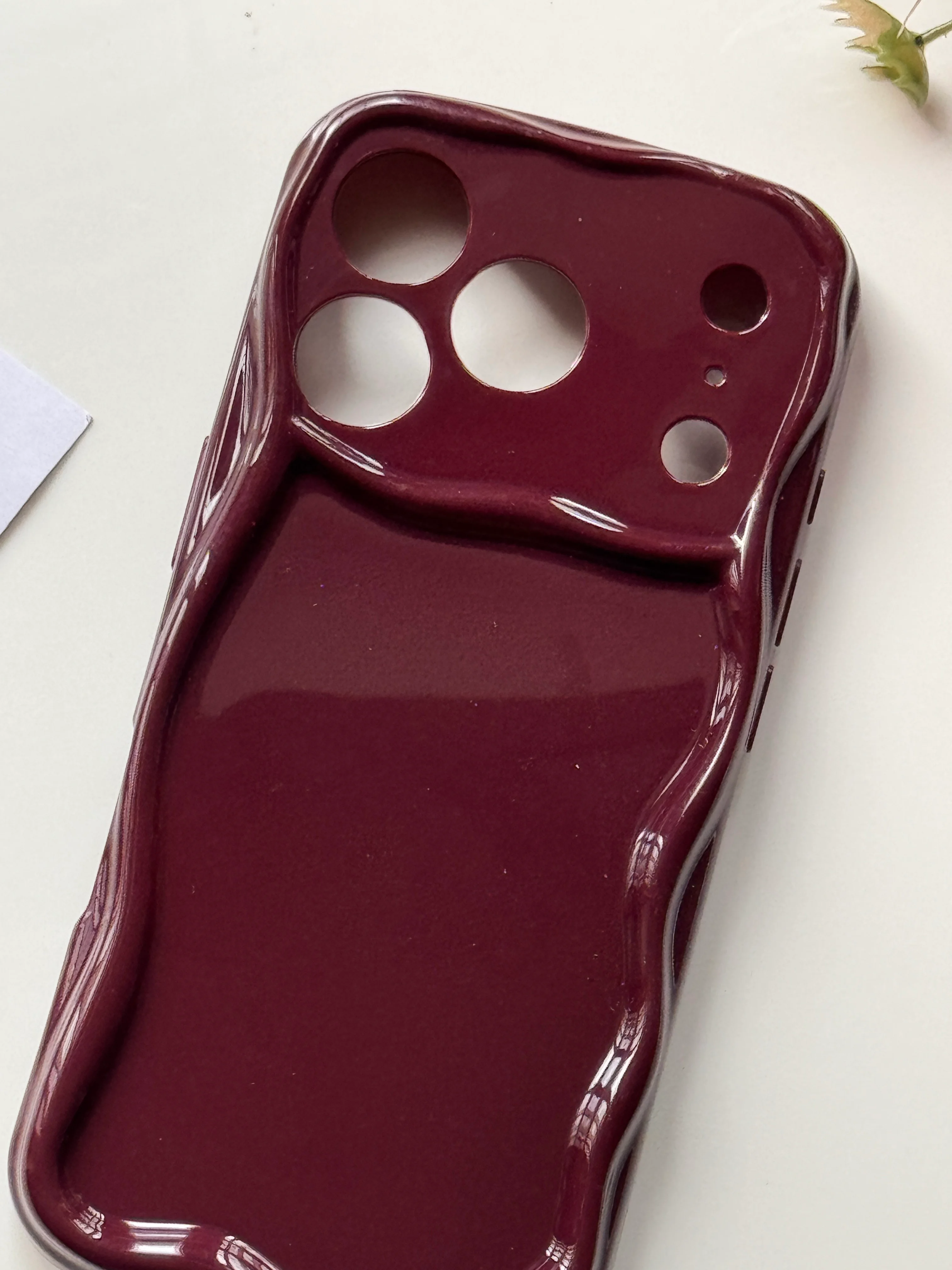 Burgundy Cream pattern case 4
