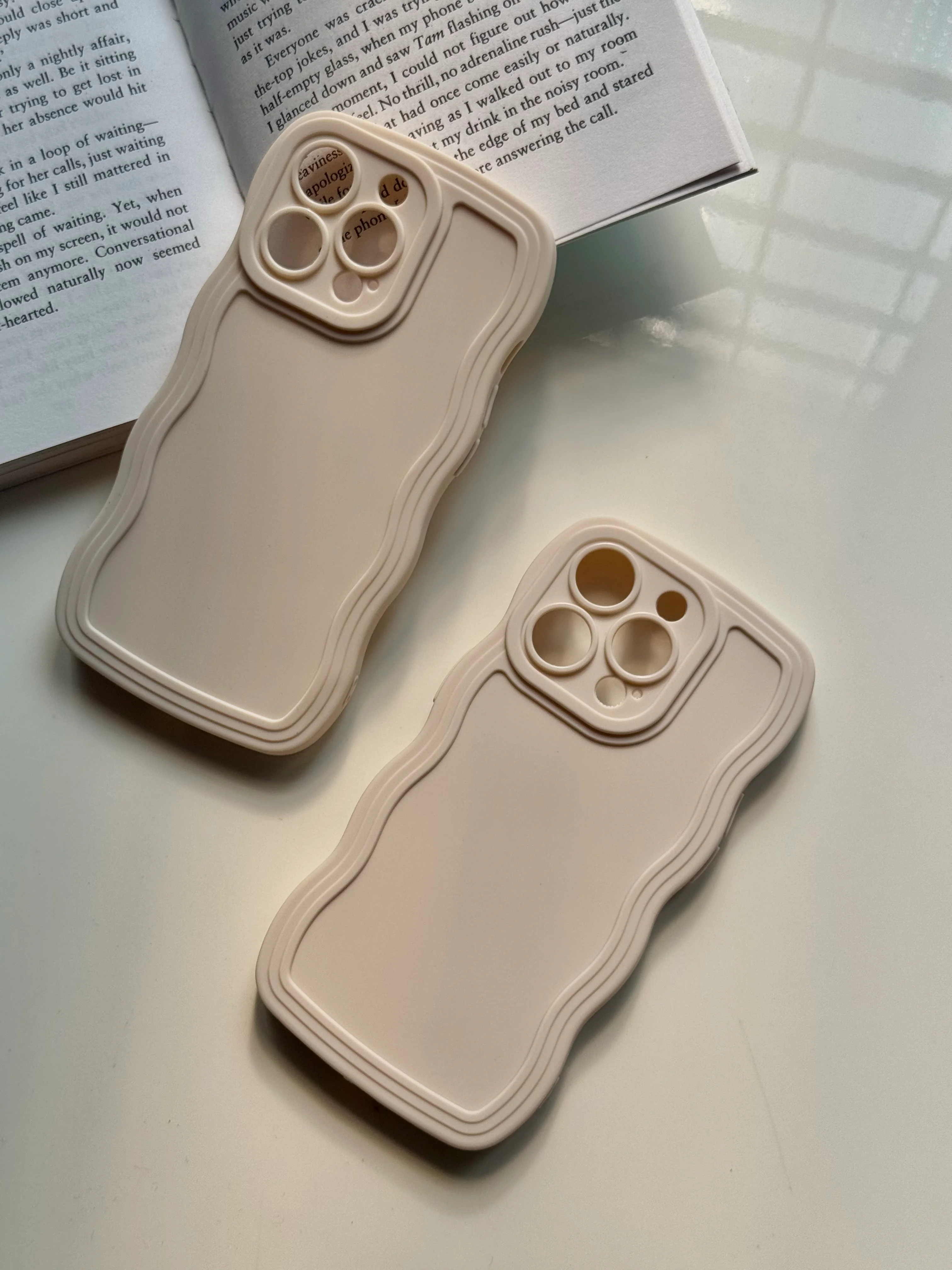 Sold colour curly wave case🤍 2