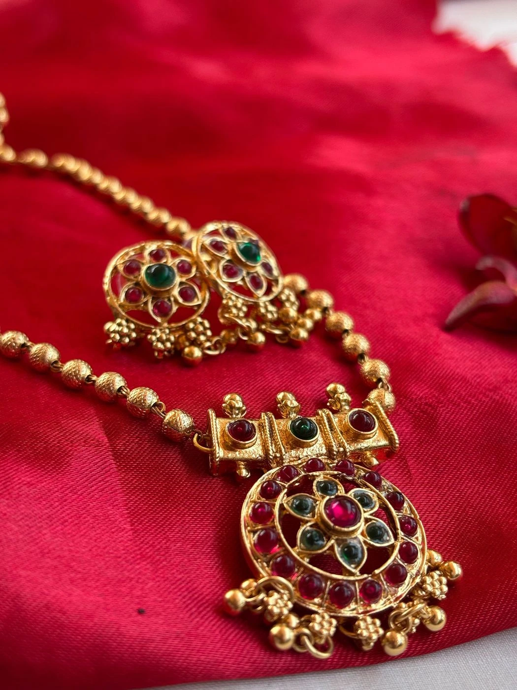 Samhitha- Multistone Short Haram