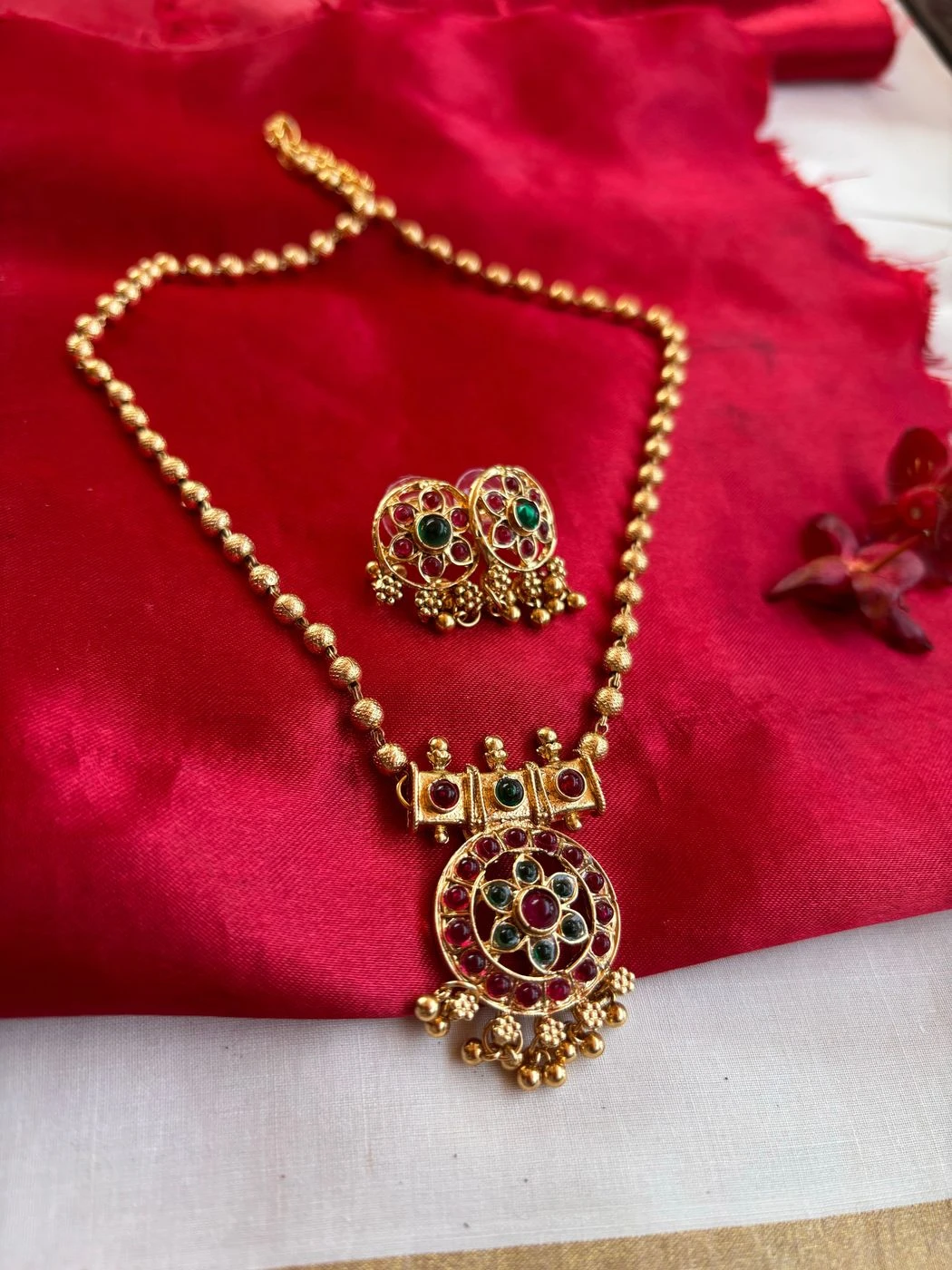 Samhitha- Multistone Short Haram