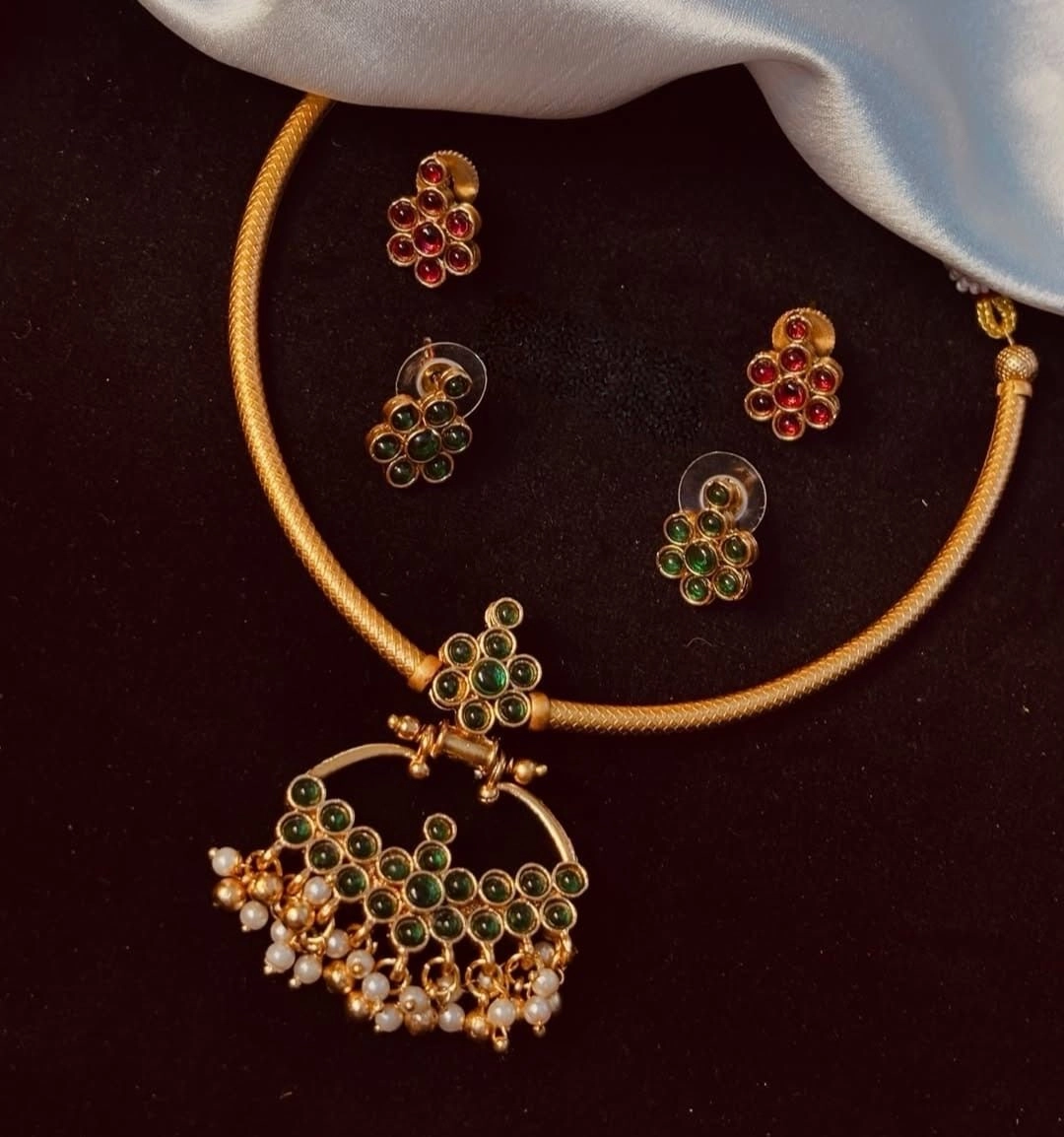 Reversible Ruby Emerald Attigai