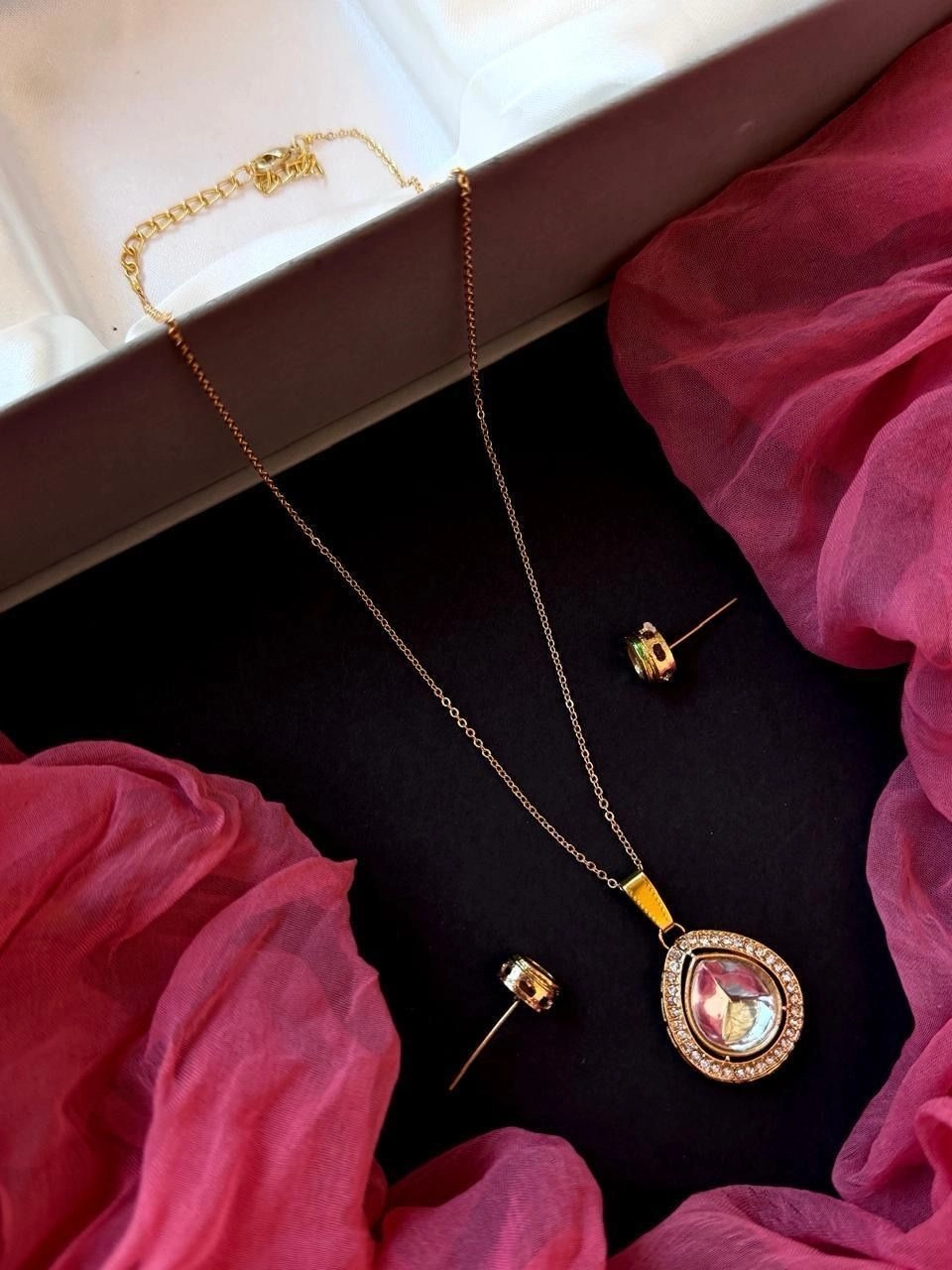 Unique Single Stone Pendant with Studs 1