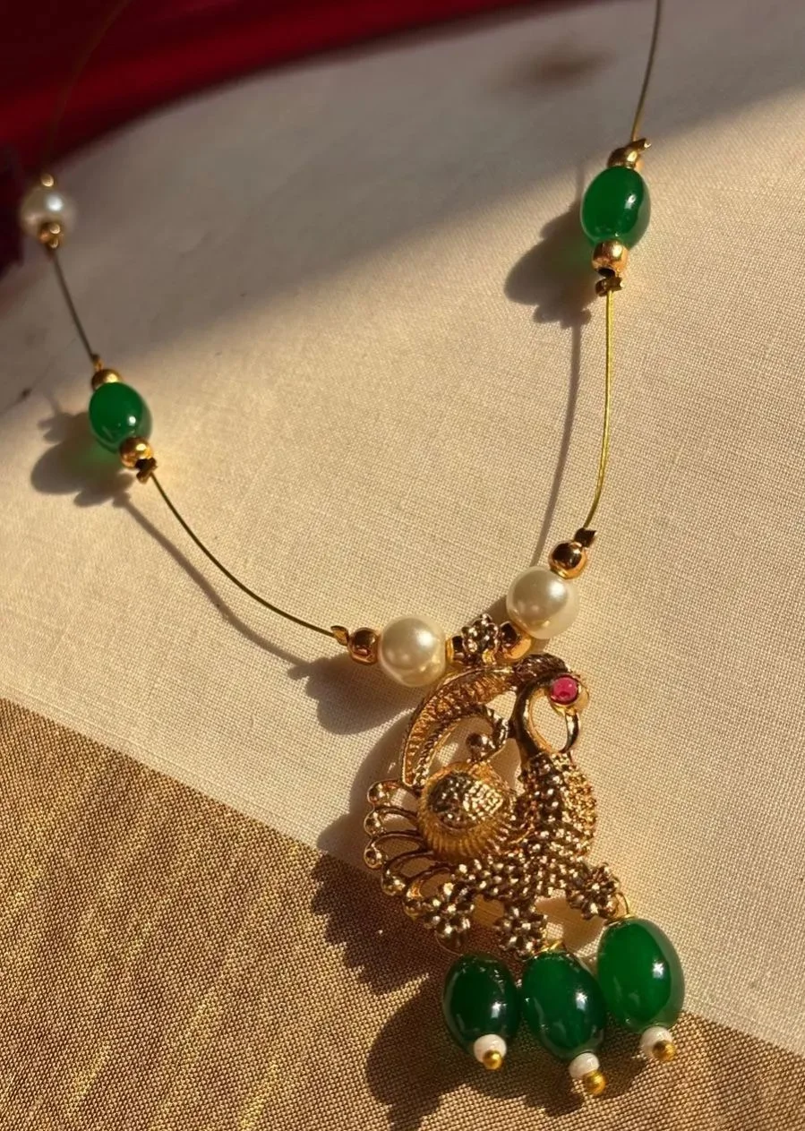 Peacock Invisible Chain 1