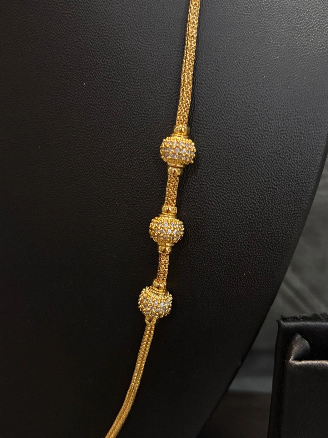 Side beads Long Chain 2