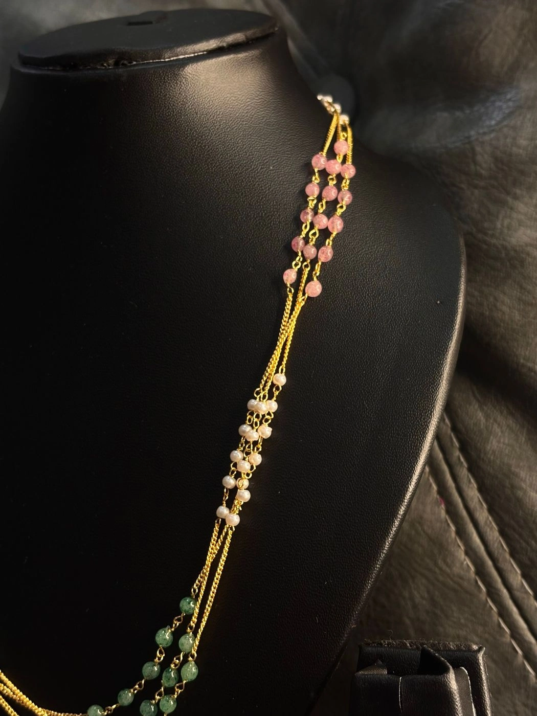 Pastel pearls neck chain 2