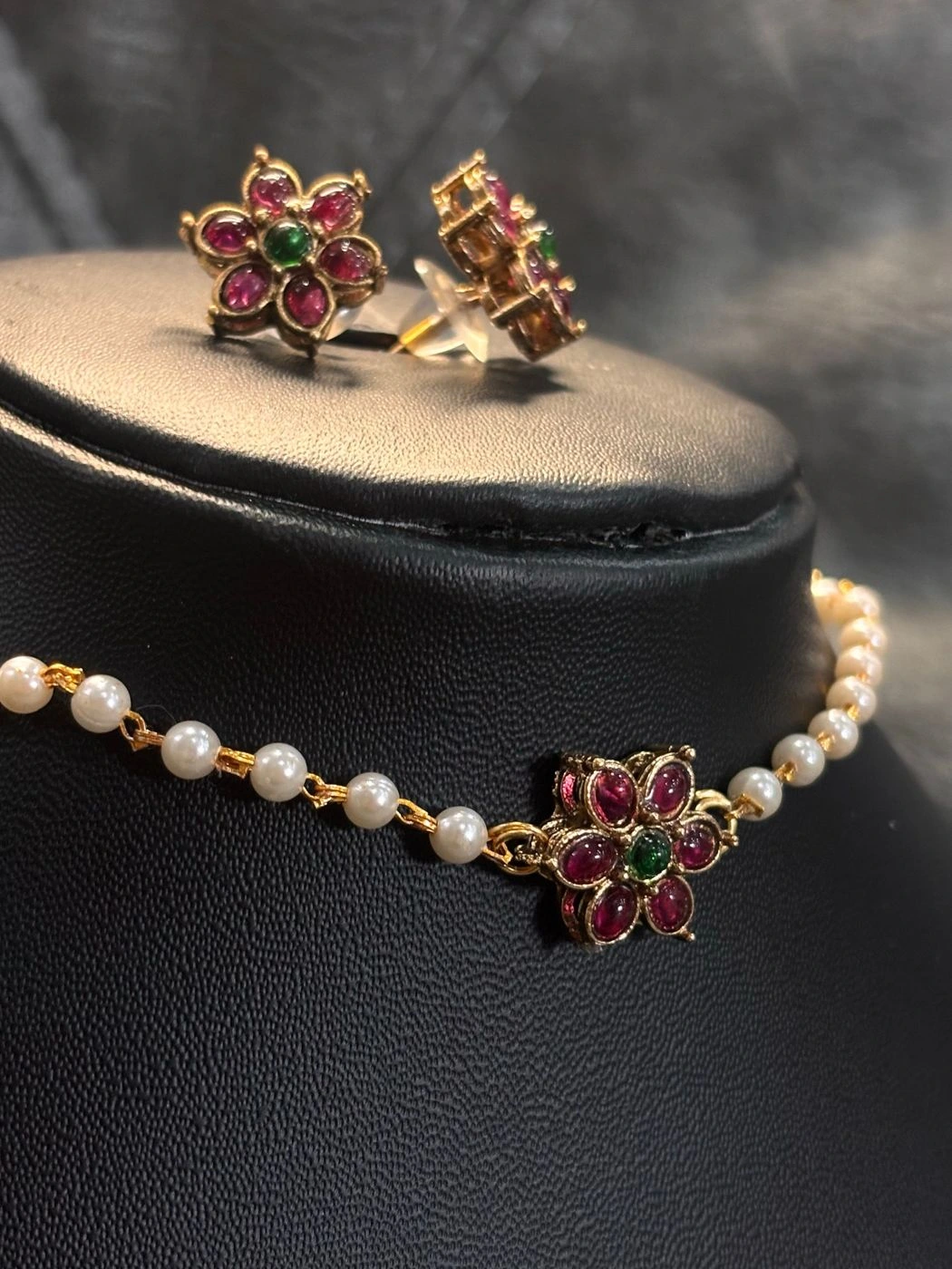 Single layer pearl flower chocker -  Multi 1
