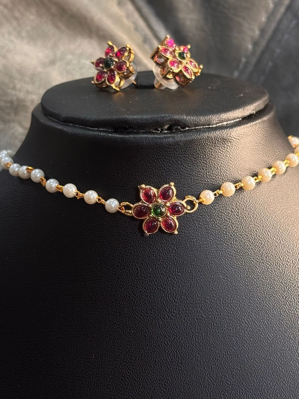 Single layer pearl flower chocker -  Multi 2