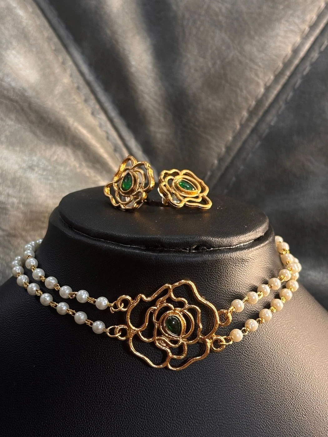 Tanvika Dual Pearl Flower Chocker 3