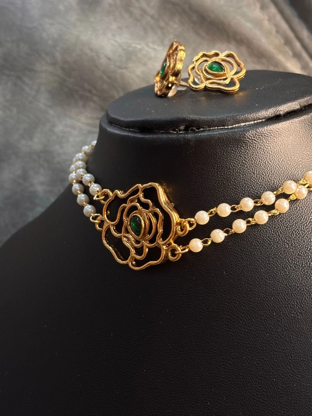 Tanvika Dual Pearl Flower Chocker 1