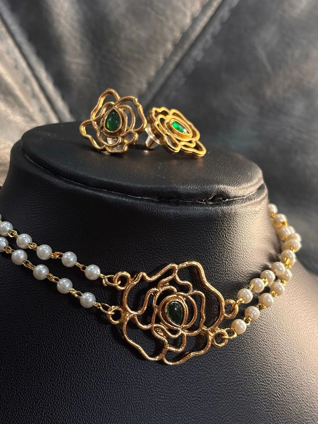 Tanvika Dual Pearl Flower Chocker 4