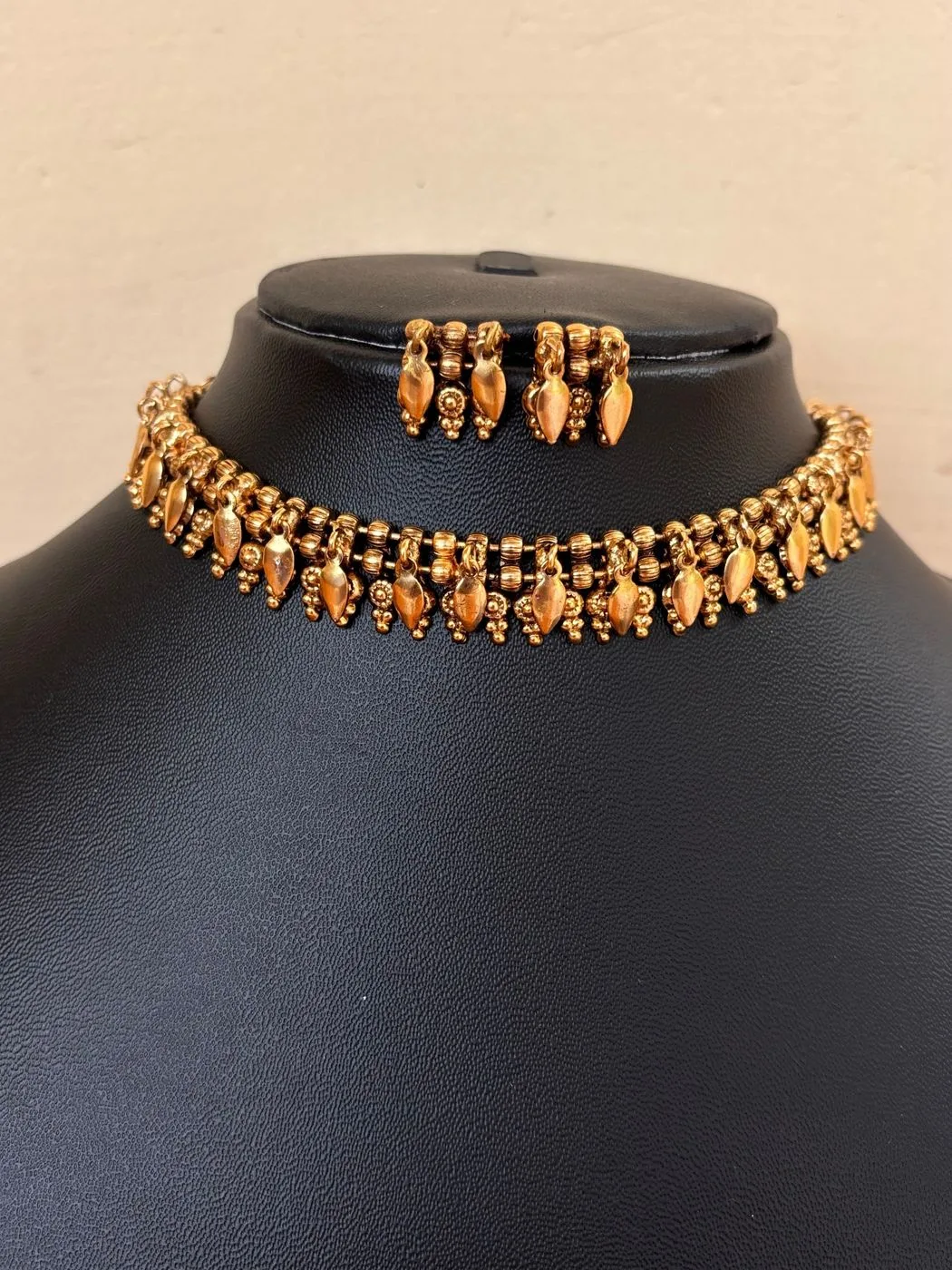 Single Layer Antique Elakkathali 1
