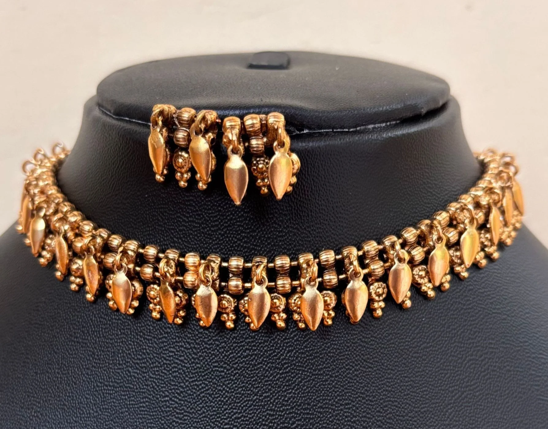 Single Layer Antique Elakkathali 2