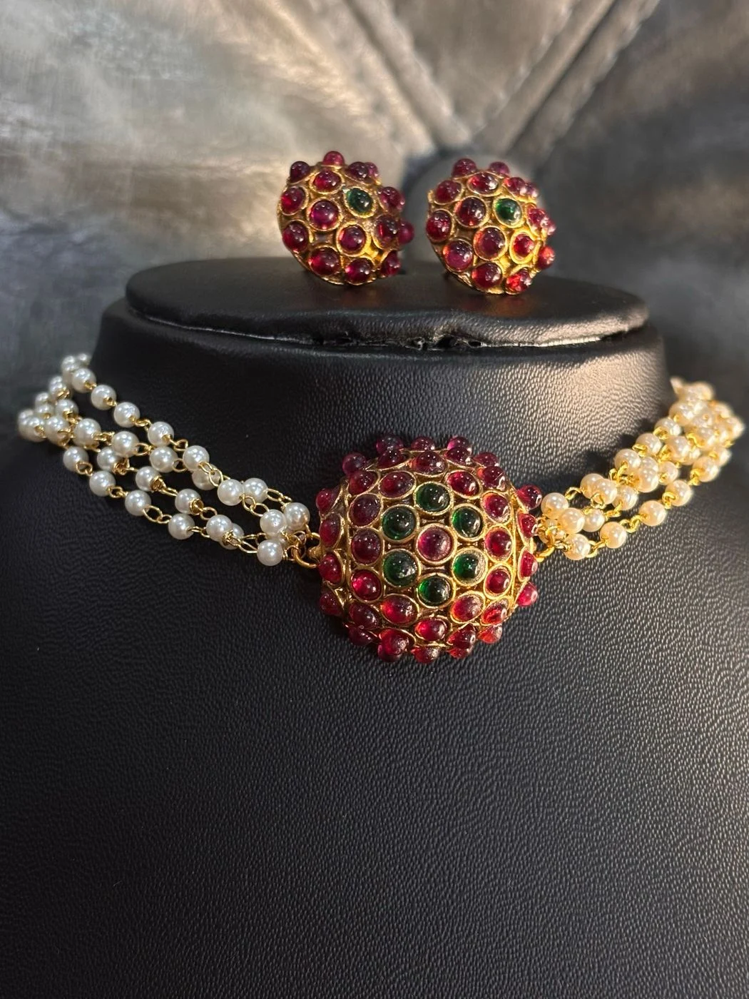 Vaiga Pearl Chocker 1