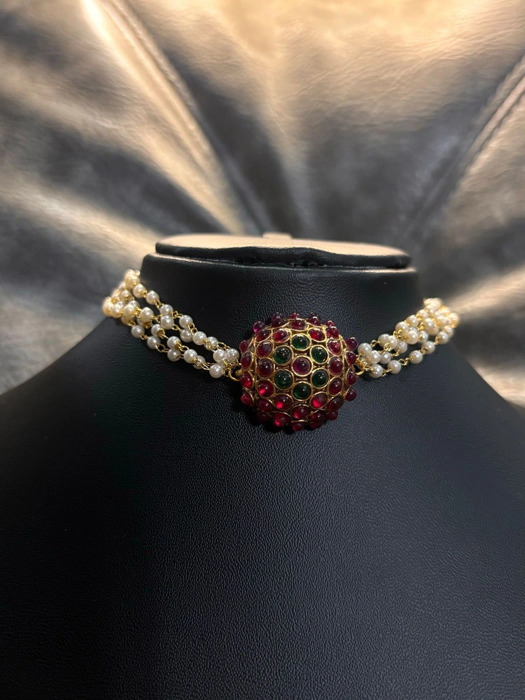 Vaiga Pearl Chocker 3