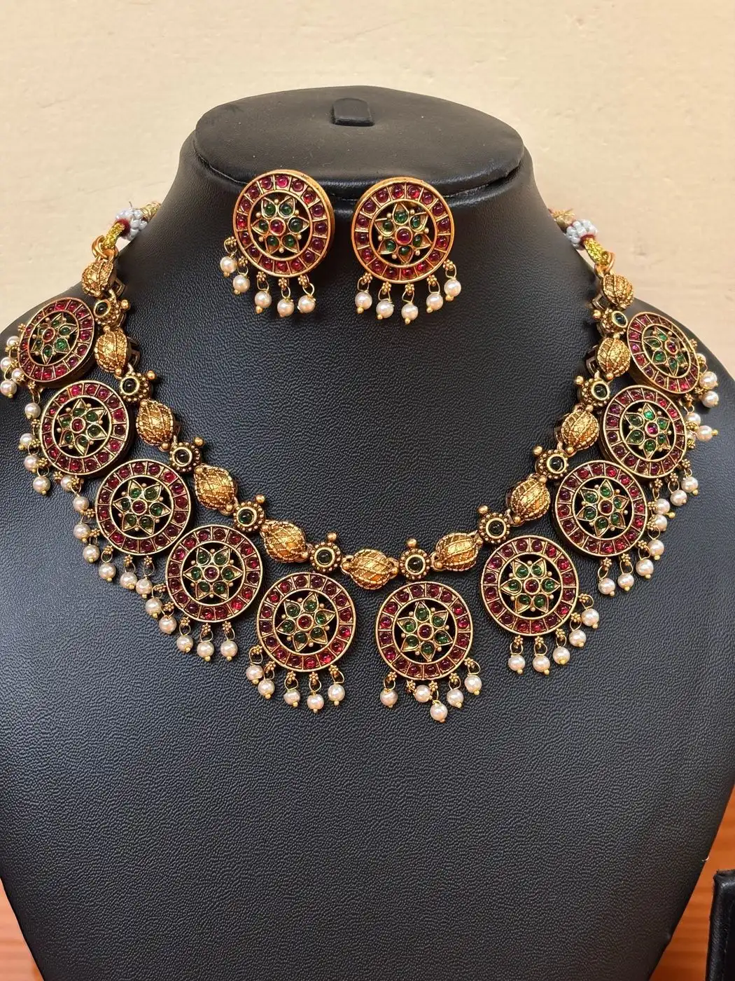 Mrinalini Royal Necklace 1