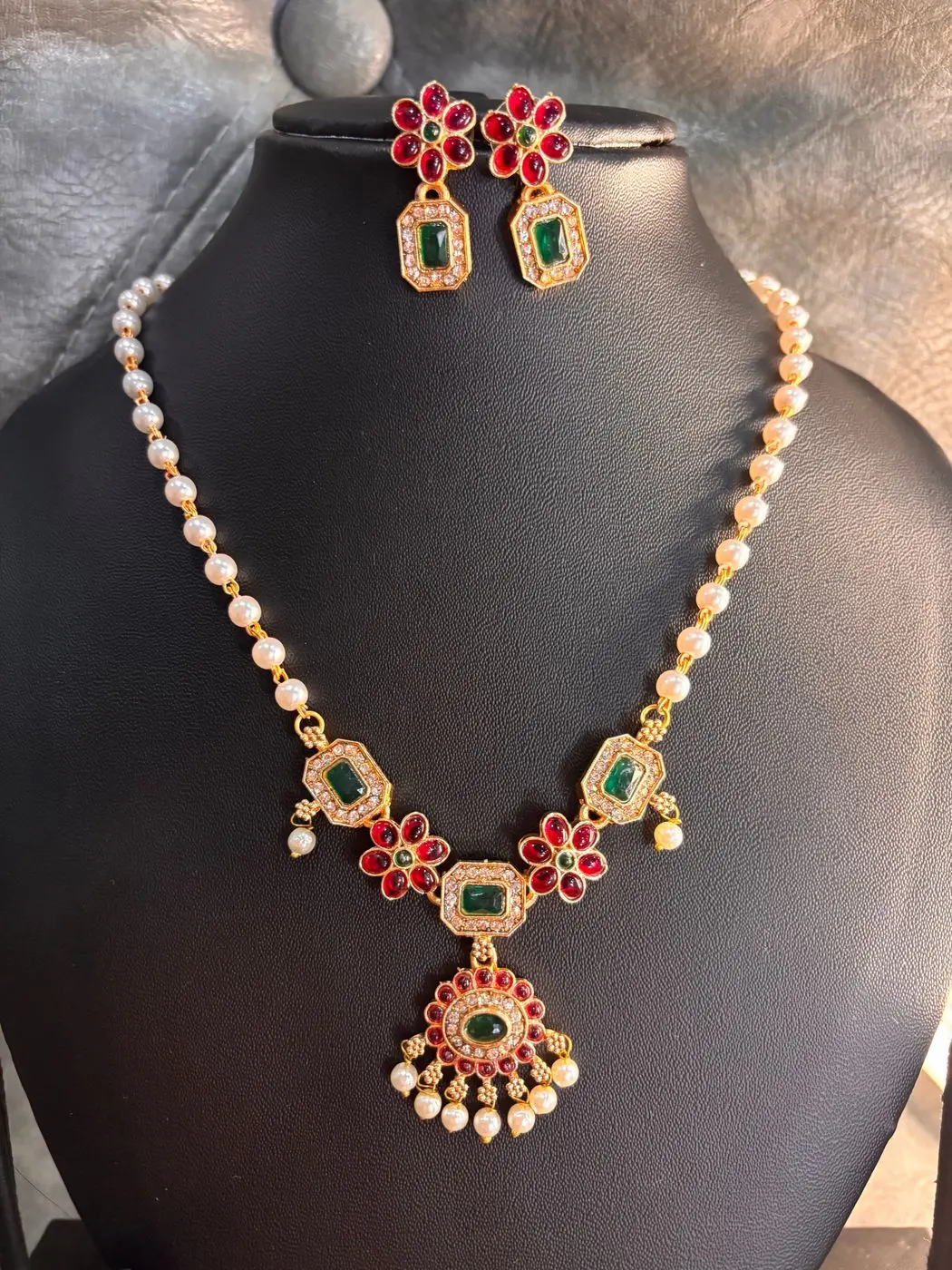 Muthumani Multi Stone Pearl Short Haaram 1