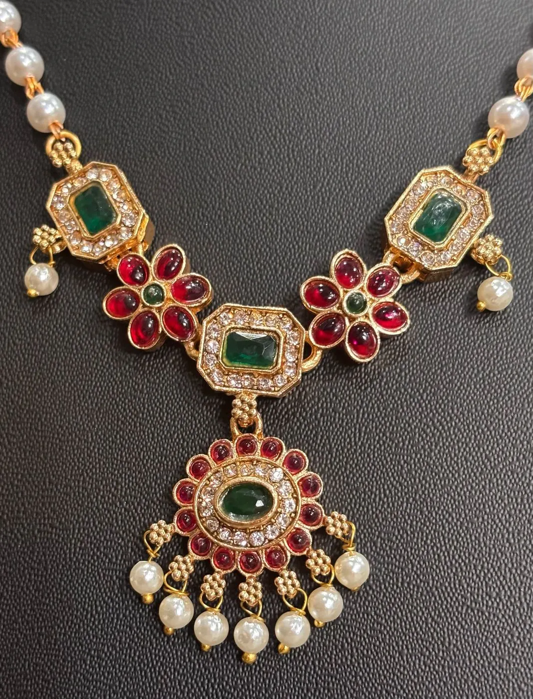 Muthumani Multi Stone Pearl Short Haaram 3
