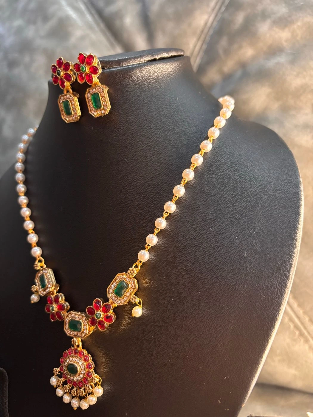 Muthumani Multi Stone Pearl Short Haaram 2