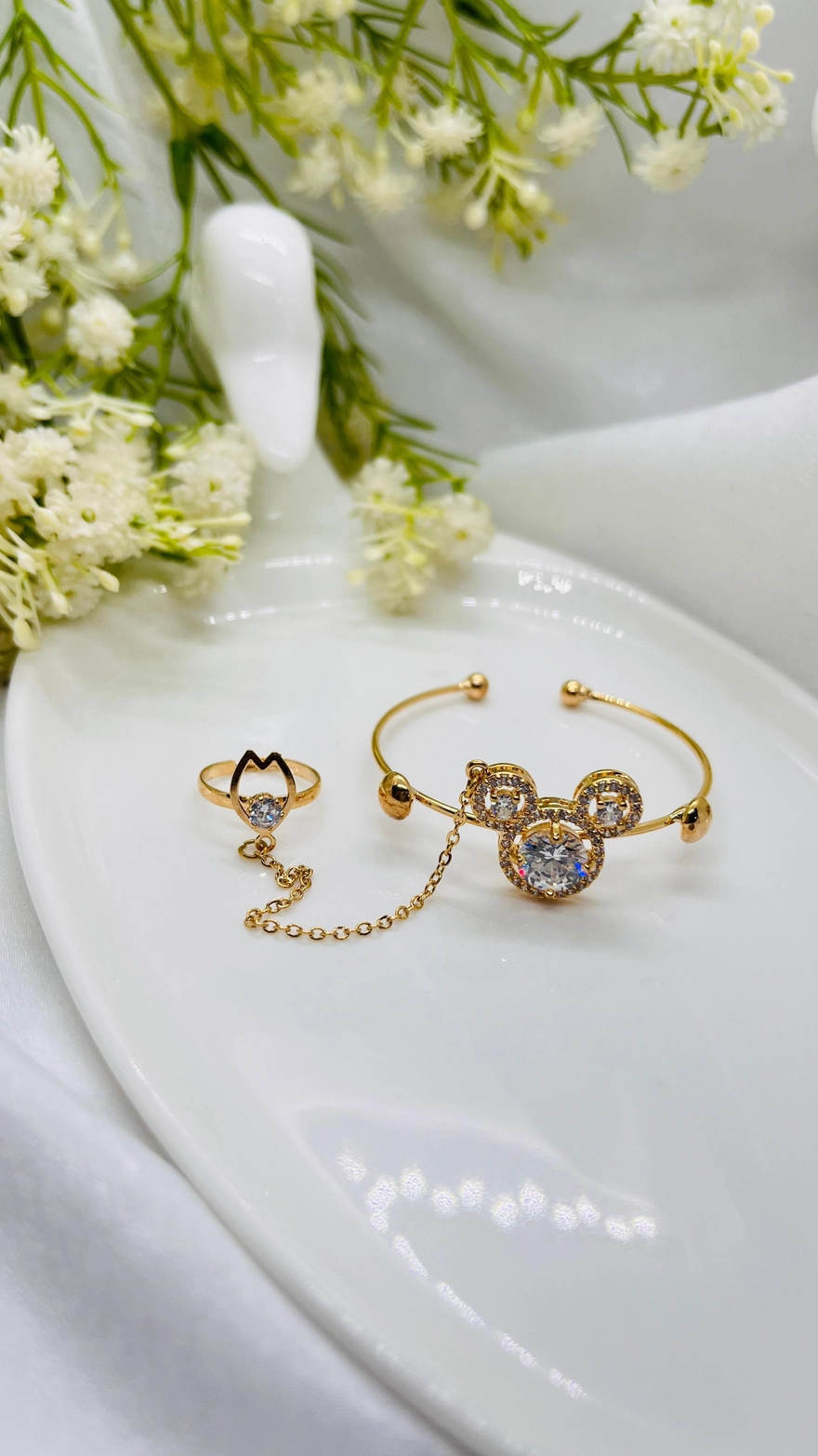 KMB290563kidsfreeship