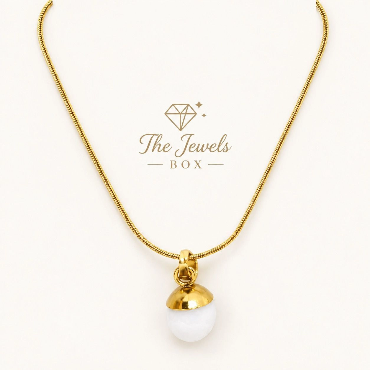 WHITE BEADED PENDANT NECKLACE 2