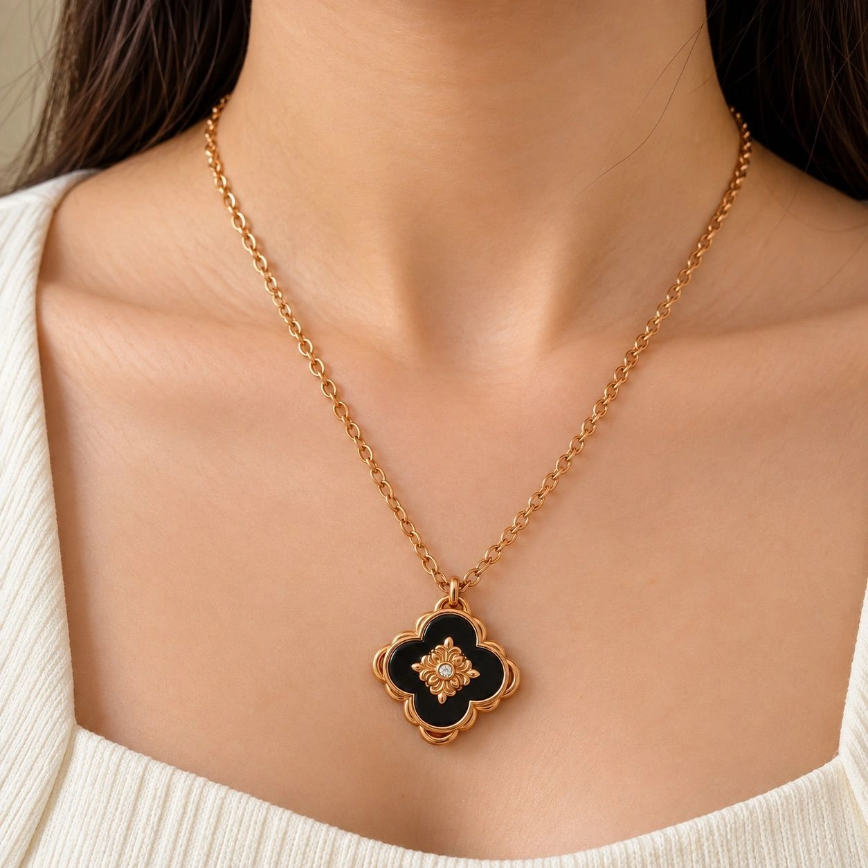 BLACK CLOVER PENDANT NECKLACE 1