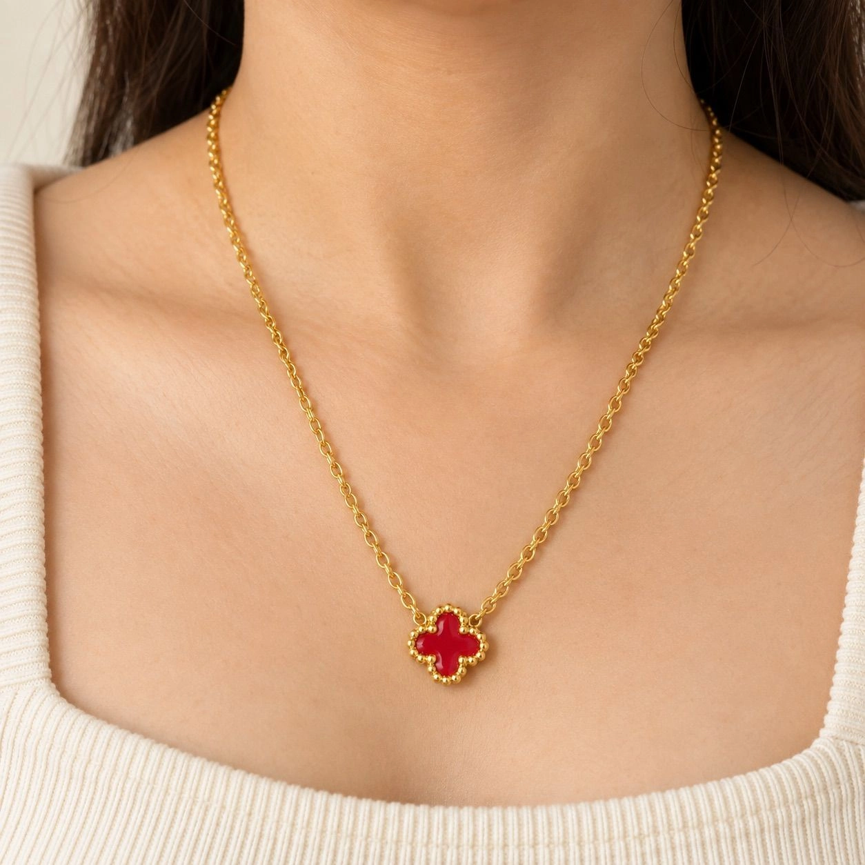 RED CLOVER PENDANT NECKLACE 1