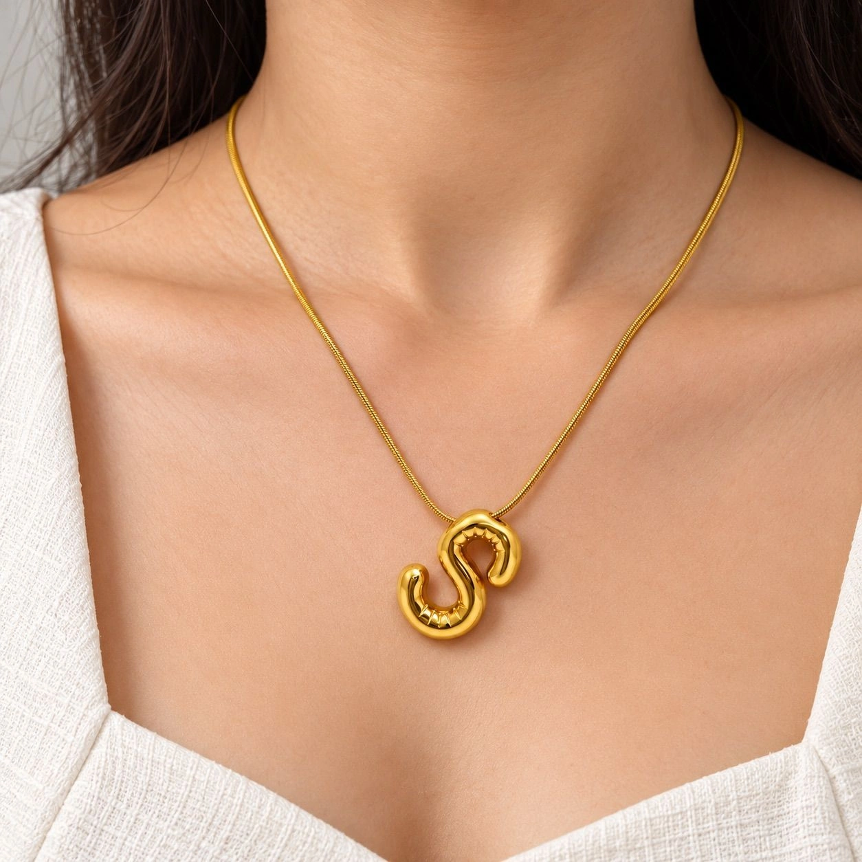LETTER S PENDANT NECKLACE 1